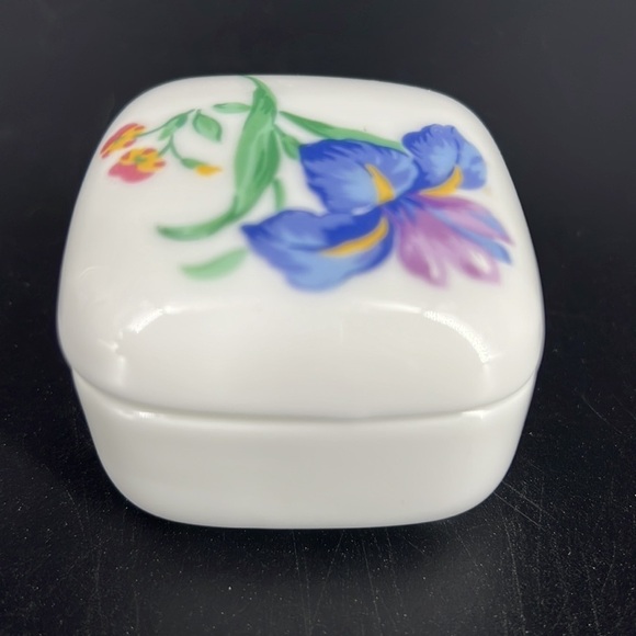 Vintage Otagiri Trinket Box - Picture 6 of 8